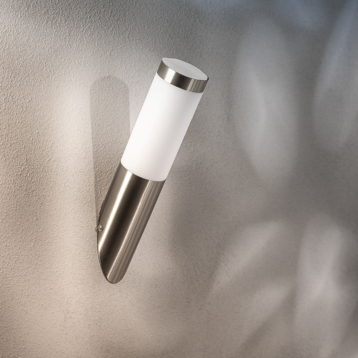 Introducing the Coze stainless steel Solar wall Lights - the perfect solution for anyone looking for quality outdoor lighting in small and affordable doses. These sophisticated lighting fixtures pack advanced technology and stylish design, making them a perfect addition to any outdoor space.