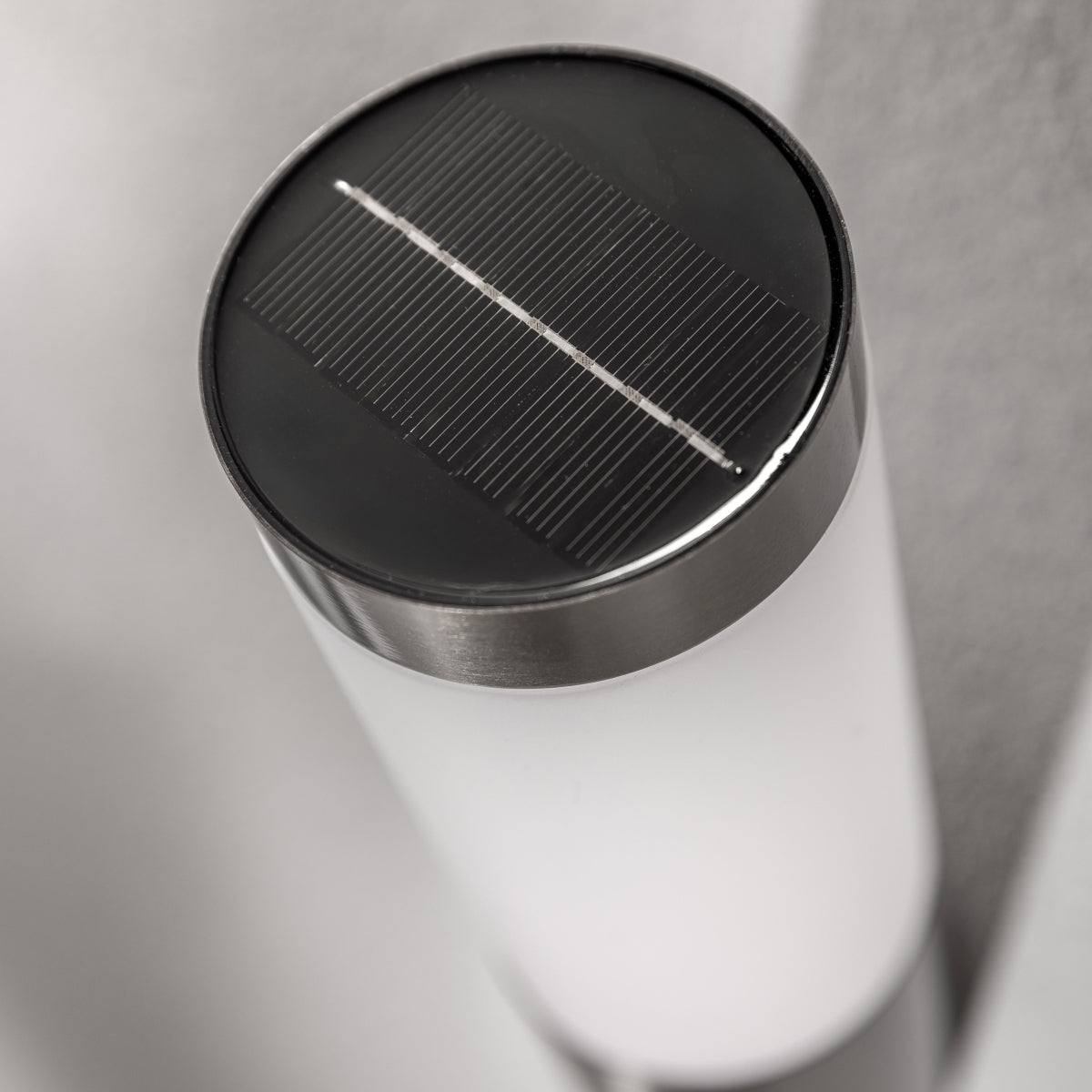 Introducing the Coze stainless steel Solar wall Lights - the perfect solution for anyone looking for quality outdoor lighting in small and affordable doses. These sophisticated lighting fixtures pack advanced technology and stylish design, making them a perfect addition to any outdoor space.
