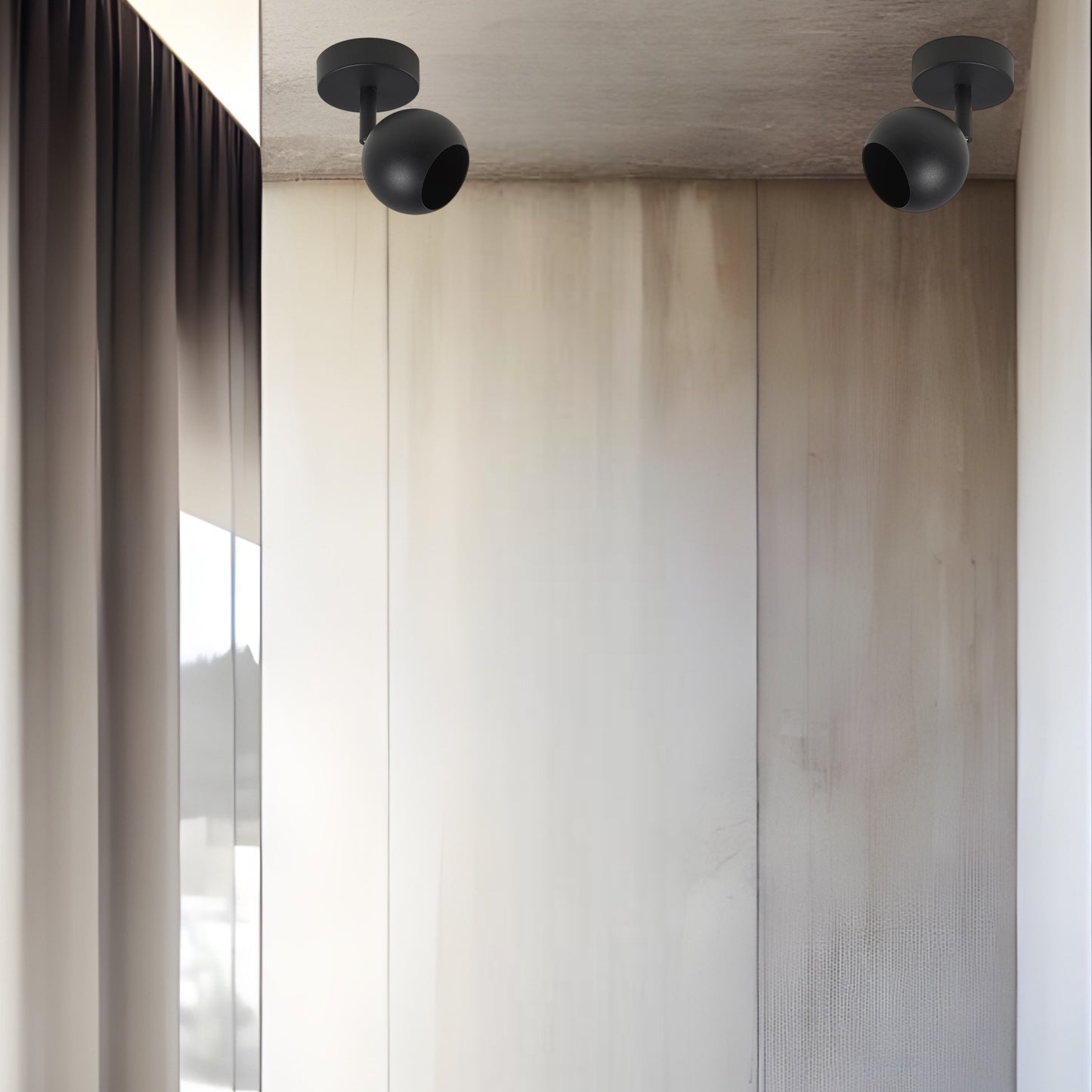 Nieve's elegant and stylish finish makes it the ideal addition to any room. It will look perfect in both traditional and modern environments. It has an adjustable head so you can set the spot light according to your preferences. For longevity and durability, the lamp is constructed of aluminium that has been painted black.