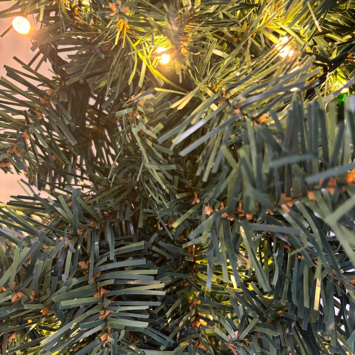 CGC 70cm Large Luxury Green Pine Pre Lit LED Christmas Wreath