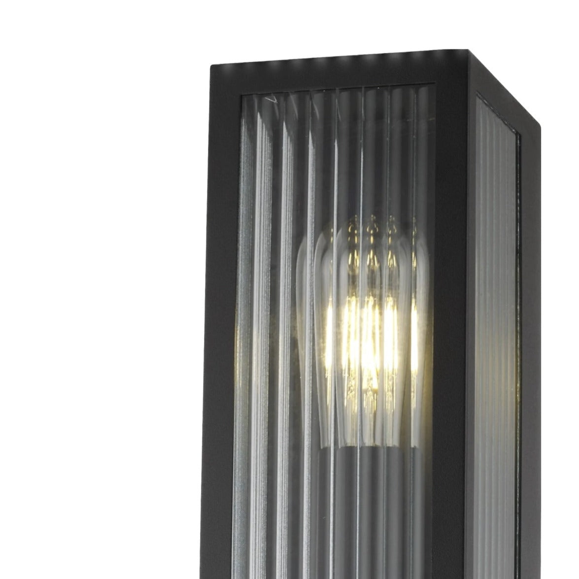 If you’re looking for a modern take on a traditional outdoor wall light, this modern bevelled glass rectangle wall light is perfect for adding style and protection for your home. This classic wall light is designed with a contemporary twist, styled with a rectangle shape and fitted with glass bevelled windows that allow the light to shine effectively.