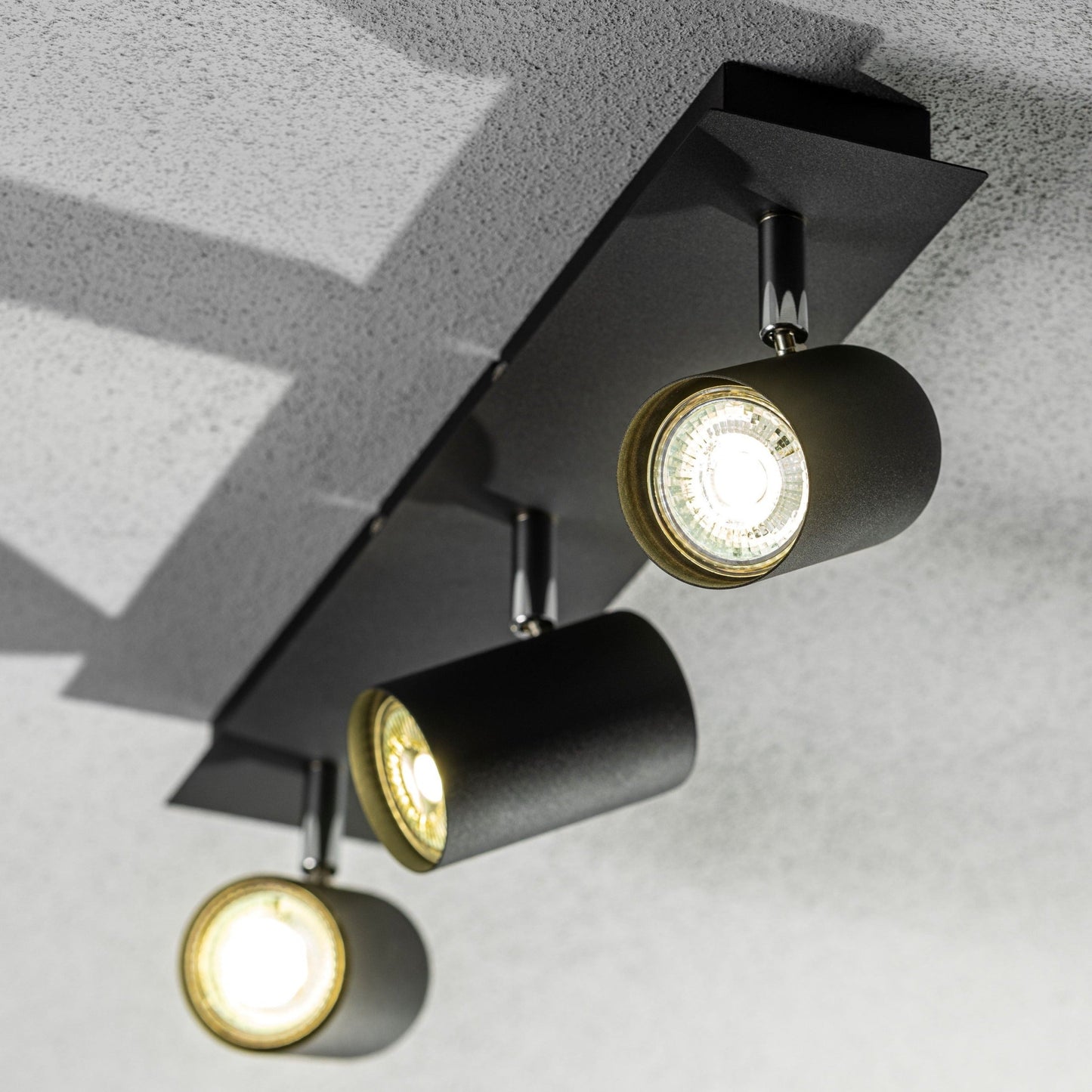 Add an industrial style to your home with the VENETO spotlight light finished in white. The lamp is also ideal for task lighting due to the adjustable heads providing a focused beam. The simplistic design of this light fitting makes it suitable for all interior styles.