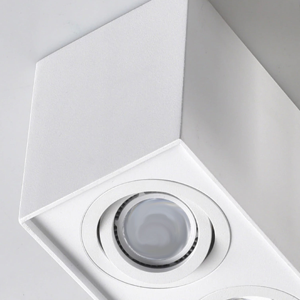 We combine practicality with atmosphere, the result is the Sasha series. These universal spots can be used wherever you would like. The sleek design will feel like a fits perfectly with all interiors. Rotating by 360 degrees and complete with a tilted function its allows you to get the desired light output exactly where you want the light to beam. These lights are made from a high quality aluminum and powder coated to an immaculate white finish.