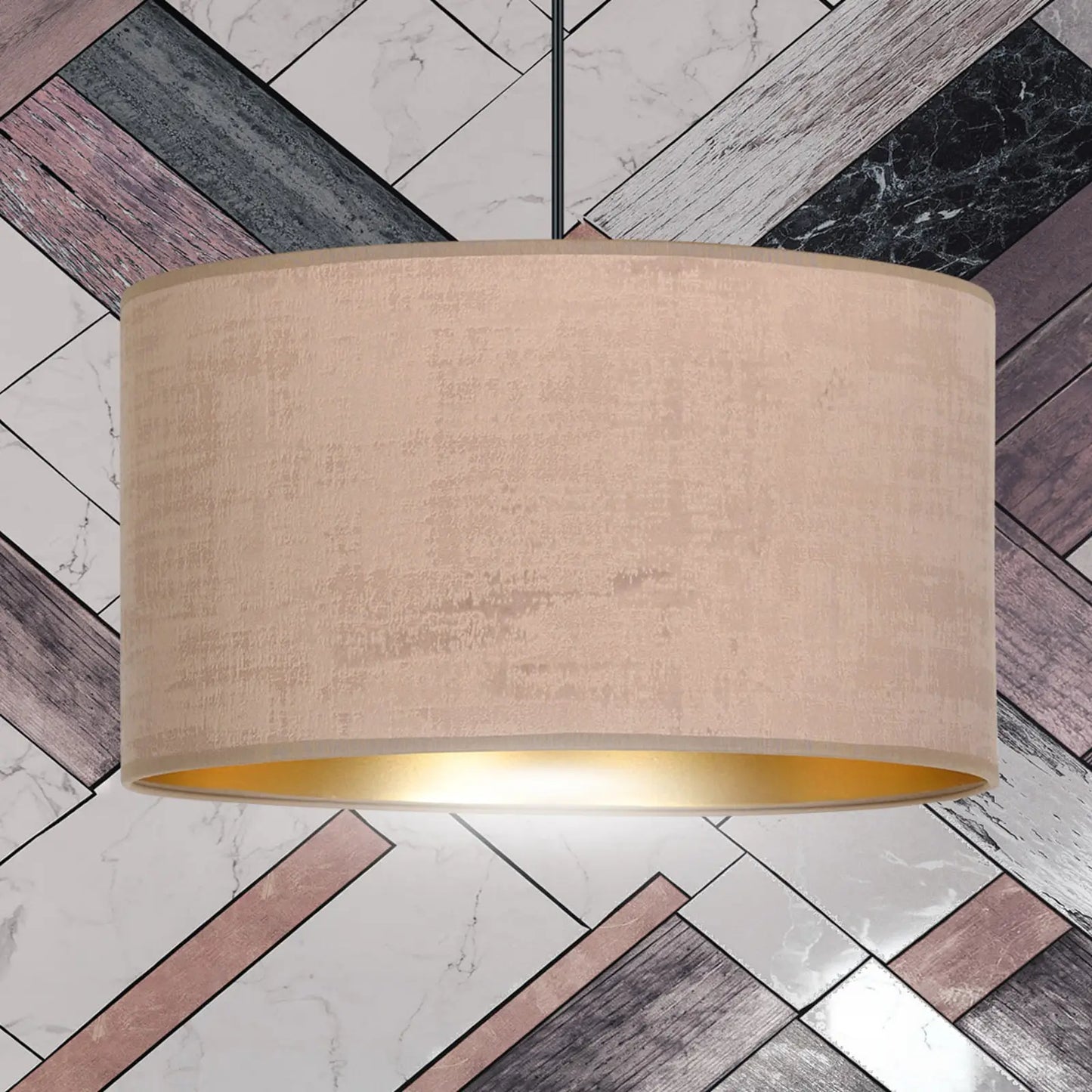 HILDE is the perfect light to complement to a modern and classic interior and would look great above a kitchen island or a table. The lampshades are made of a durable and resistant material with a velor texture with a golden center. It can also be adjusted to your desired height