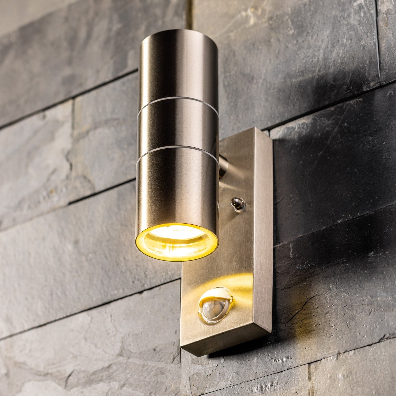 Best Outdoor Lighting Options for Those Late Summer Nights