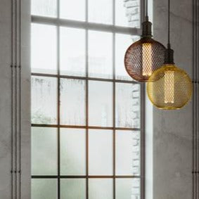 Our decorative black mesh E27 LED globe bulb provides a unique aesthetic, blending seamlessly into many decors. Made from black wire mesh in a cross hatch pattern giving this bulb a real industrial feel. This energy-saving bulb is perfect for exposed lighting designs fits any standard E27 lamp holder.