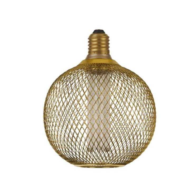 Our decorative gold mesh E27 LED globe bulb provides a unique aesthetic, blending seamlessly into many decors. Made from gold wire mesh in round cross hatch pattern giving this bulb a real industrial feel. This energy-saving bulb is perfect for exposed lighting designs fits any standard E27 lamp holder.