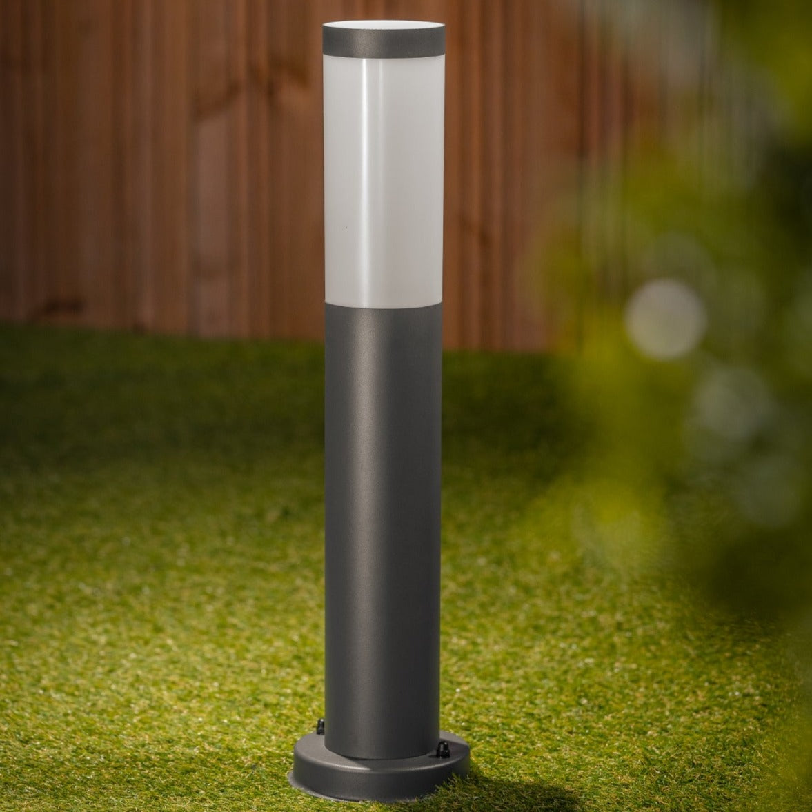 Our Rome dark anthracite grey outdoor post light would look perfect in a modern or more traditional home design. Outside post lights can provide atmospheric light in your garden, at the front door or on the terrace as well as a great security solution. It is designed for durability and longevity with its robust material producing a fully weatherproof and water resistant light fitting.