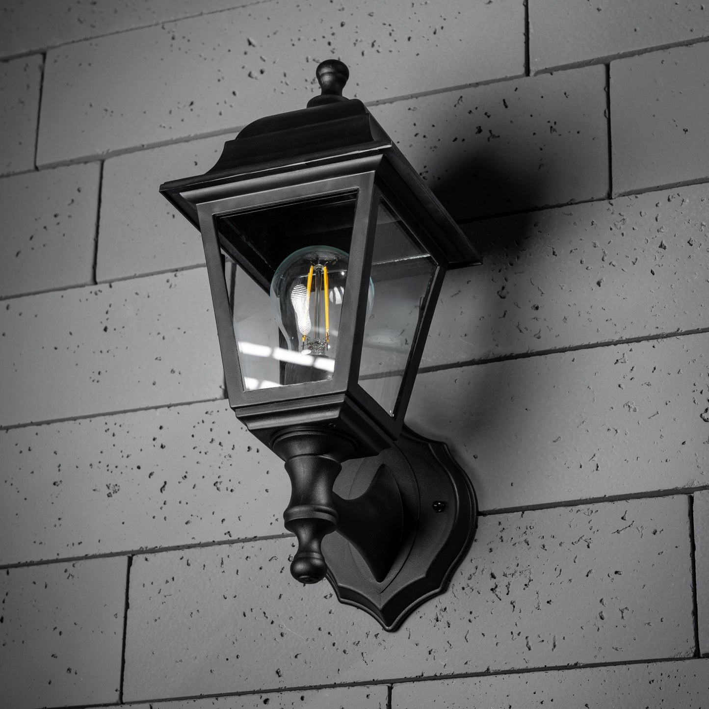 CGC DAHLIA Black Outdoor Wall Lantern Vintage Wall Light IP44 E27 Standard Screw Polycarbonate