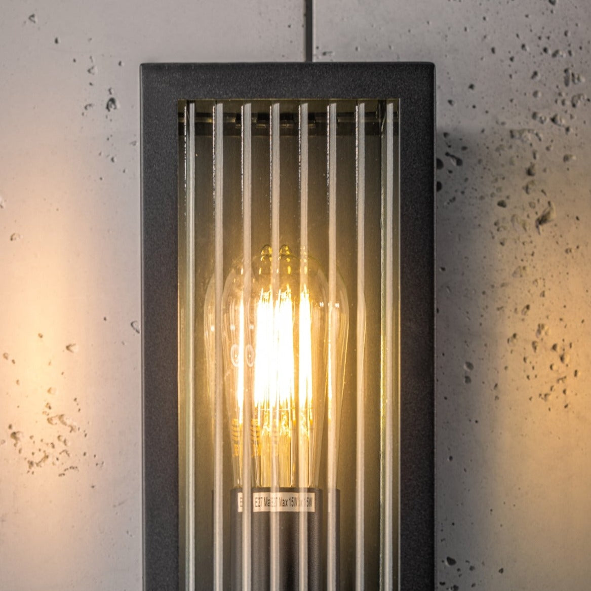 If you’re looking for a modern take on a traditional outdoor wall light, this modern bevelled glass rectangle wall light is perfect for adding style and protection for your home. This classic wall light is designed with a contemporary twist, styled with a rectangle shape and fitted with glass bevelled windows that allow the light to shine effectively.