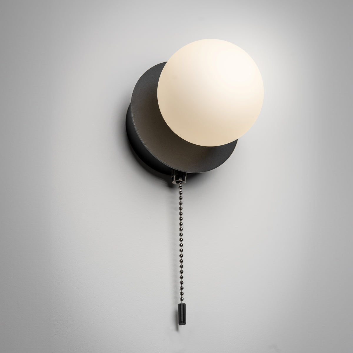 CGC MACIE Black & White Opal Globe LED Rechargeable Magnetic USB Reading Bedside Wall Light Pull Cord Switch