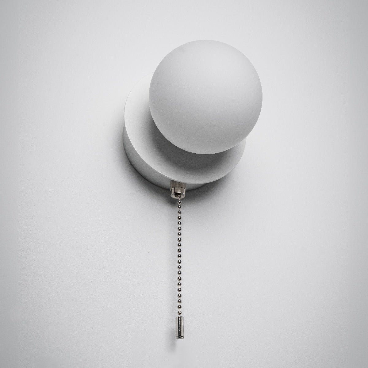 Macie's elegant and stylish finish makes it the ideal addition to any room. It will look perfect in both traditional and modern environments. The beauty of this wall light means you can install it on any wall without the requirement of expensive electrician fees and mains installation.