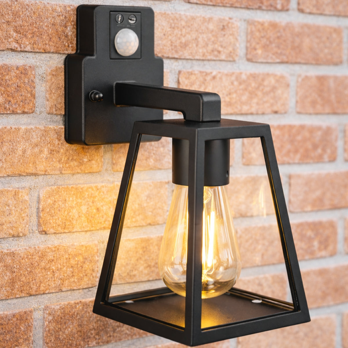 CGC CALLIE Black Outdoor Wall Light with PIR Motion Sensor