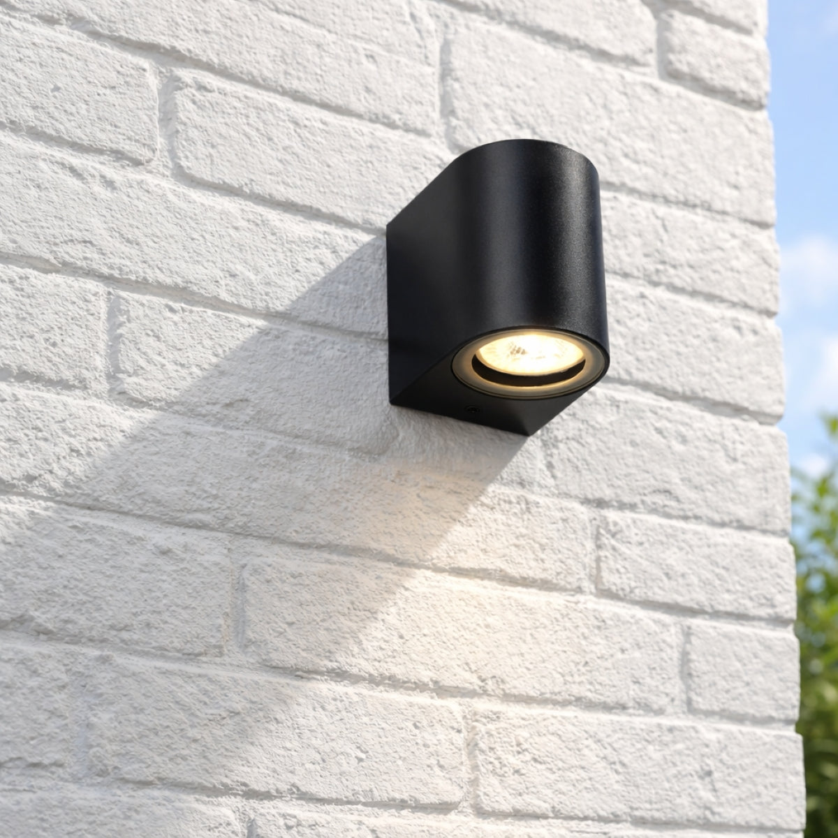 CGC EILEEN Black Outdoor Curved Wall Mounted Single Spotlight