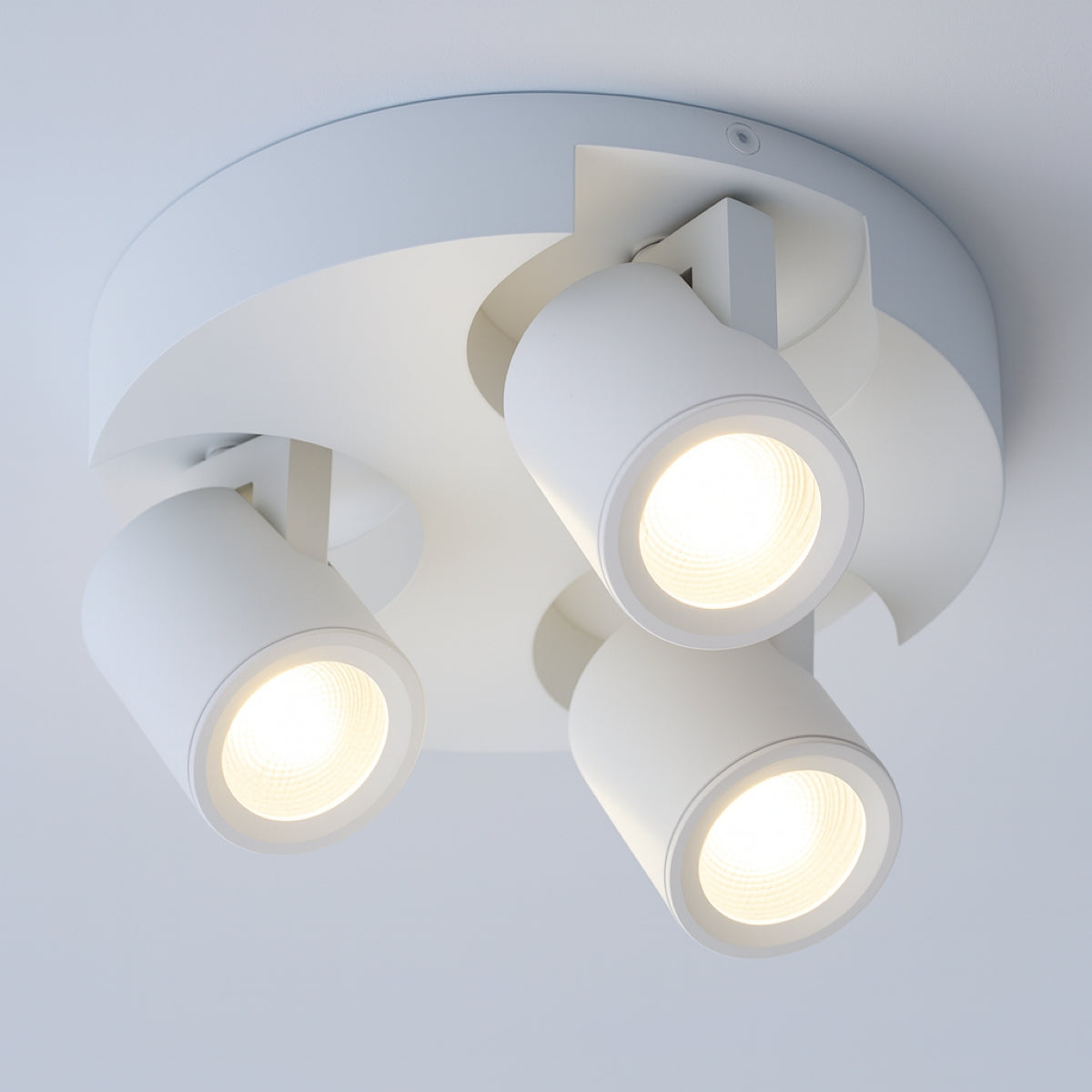 CGC CARLA Triple White Modern Cylinder Spotlights