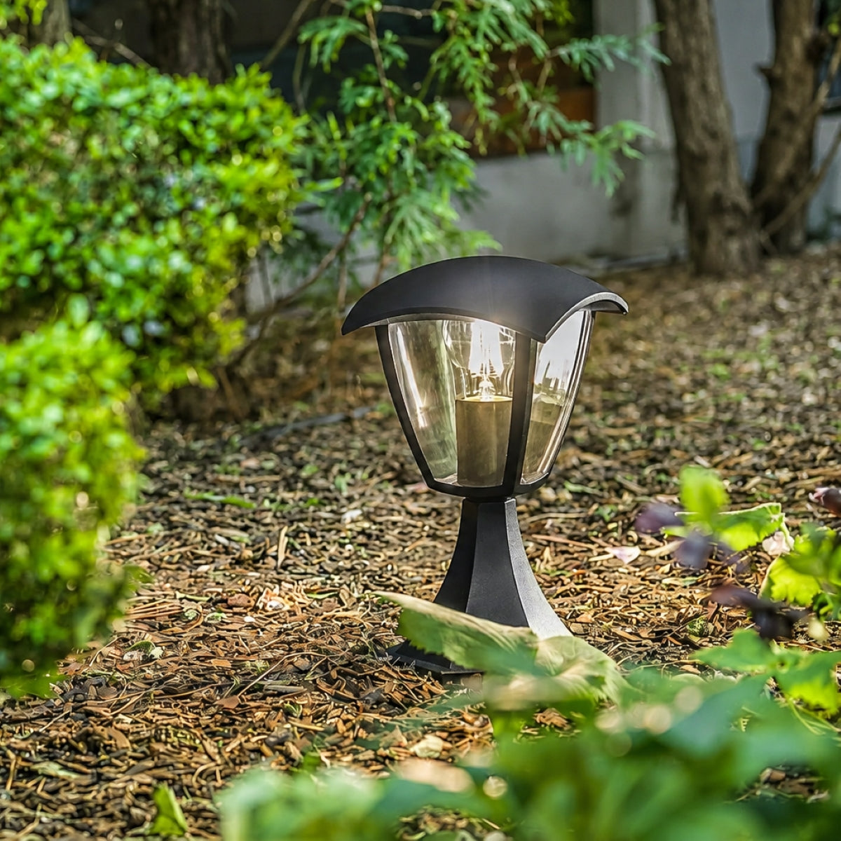 CGC VIOLET Black Outdoor Short Post Coach Style Light