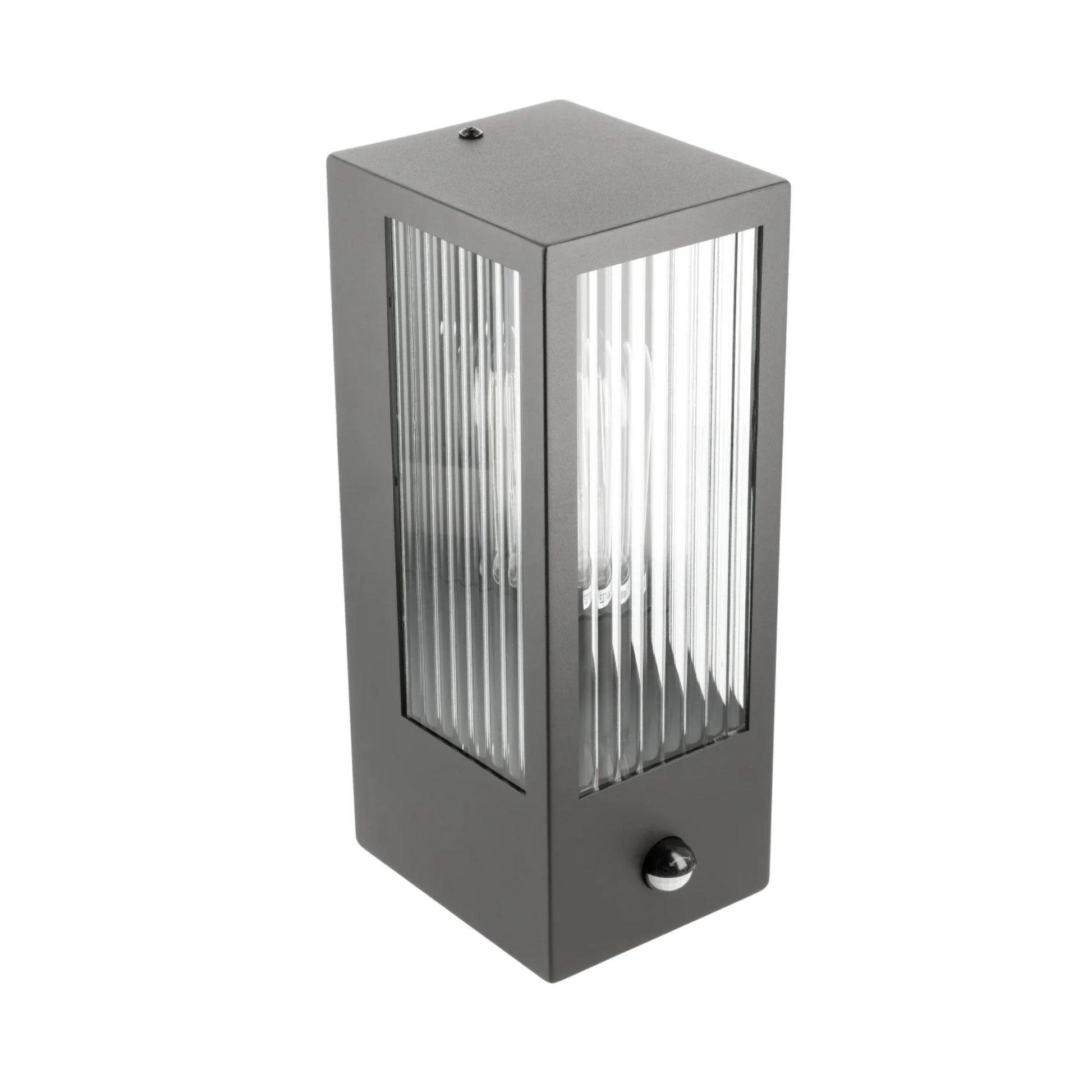 If you’re looking for a modern take on a traditional outdoor wall light, this modern bevelled glass rectangle wall light is perfect for adding style and protection for your home. This classic wall light is designed with a contemporary twist, styled with a rectangle shape and fitted with glass bevelled windows that allow the light to shine effectively. Integrated PIR Motion Sensor.
