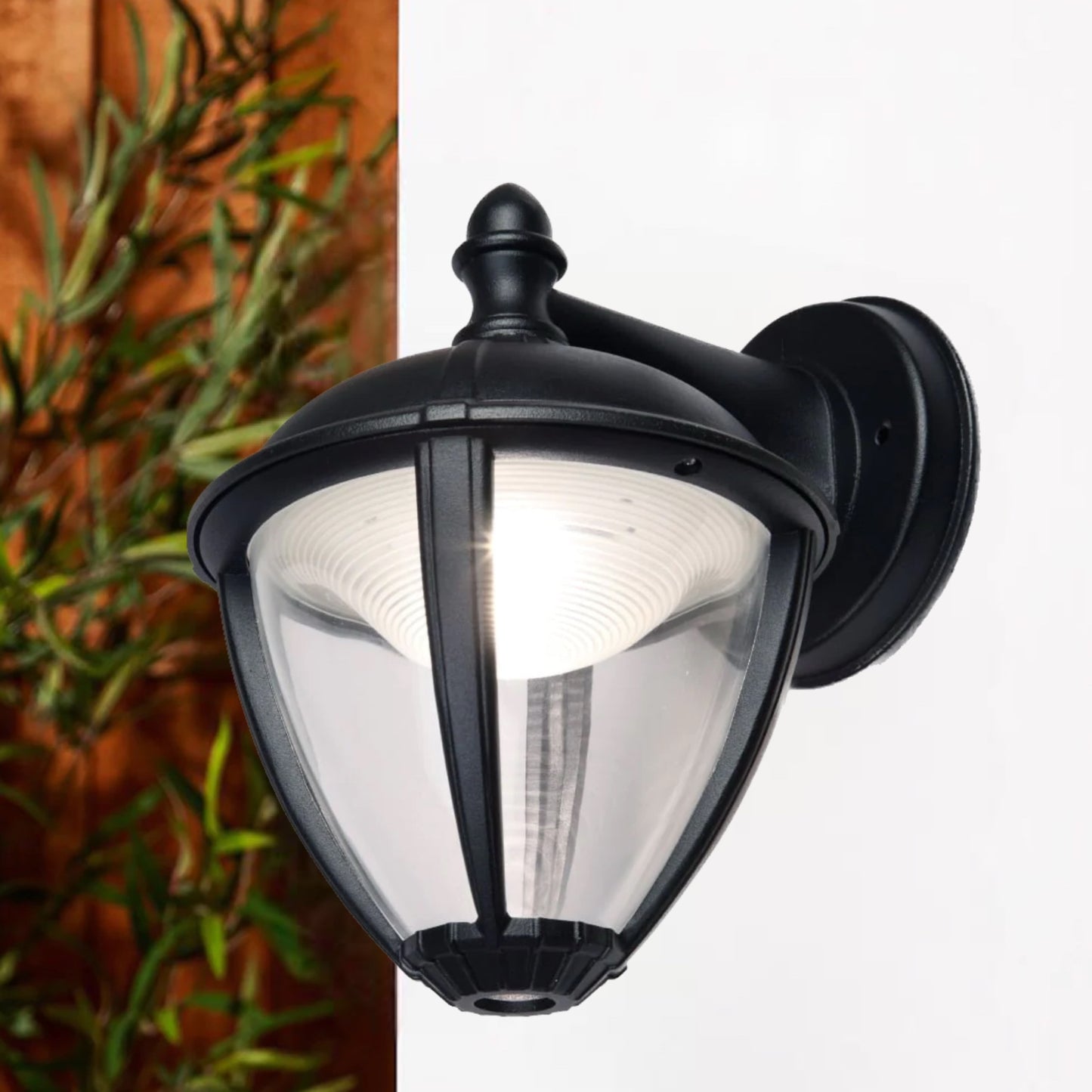 Our Cindy lantern wall light delivers on style and durability and is a smart choice for your exterior lighting. With its black aluminium construction teamed with clear panes, this lantern is hardwearing and rust and weatherproof. Built for life outdoors, it has an IP44 rating which means it can withstand the harshest of weather conditions. For sophisticated yet robust outdoor lighting, our Cindy black outdoor traditional lantern is a strong contender.