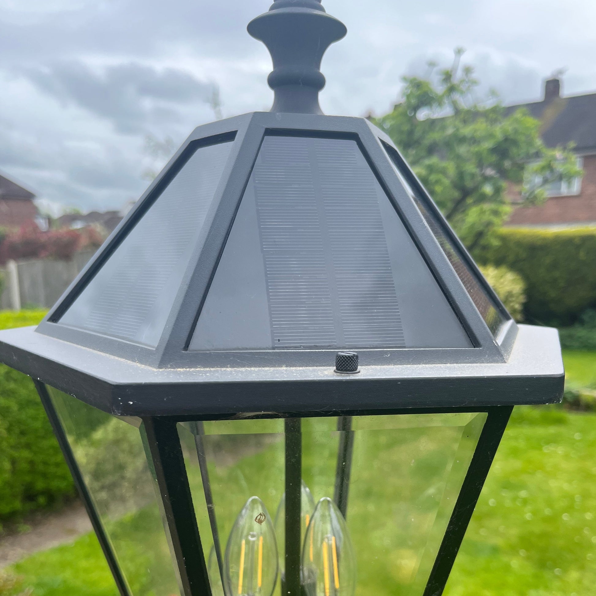 Our London 2.3 metre post combines traditional-design with modern durability for a garden light that won't let you down. Made with high quality robust die cast aluminium in a black finish, with clear glass panes, it will add a beautiful look to your outside spaces. Use it to illuminate front or back gardens, for warm and ambient lighting that welcomes you home, whatever the weather