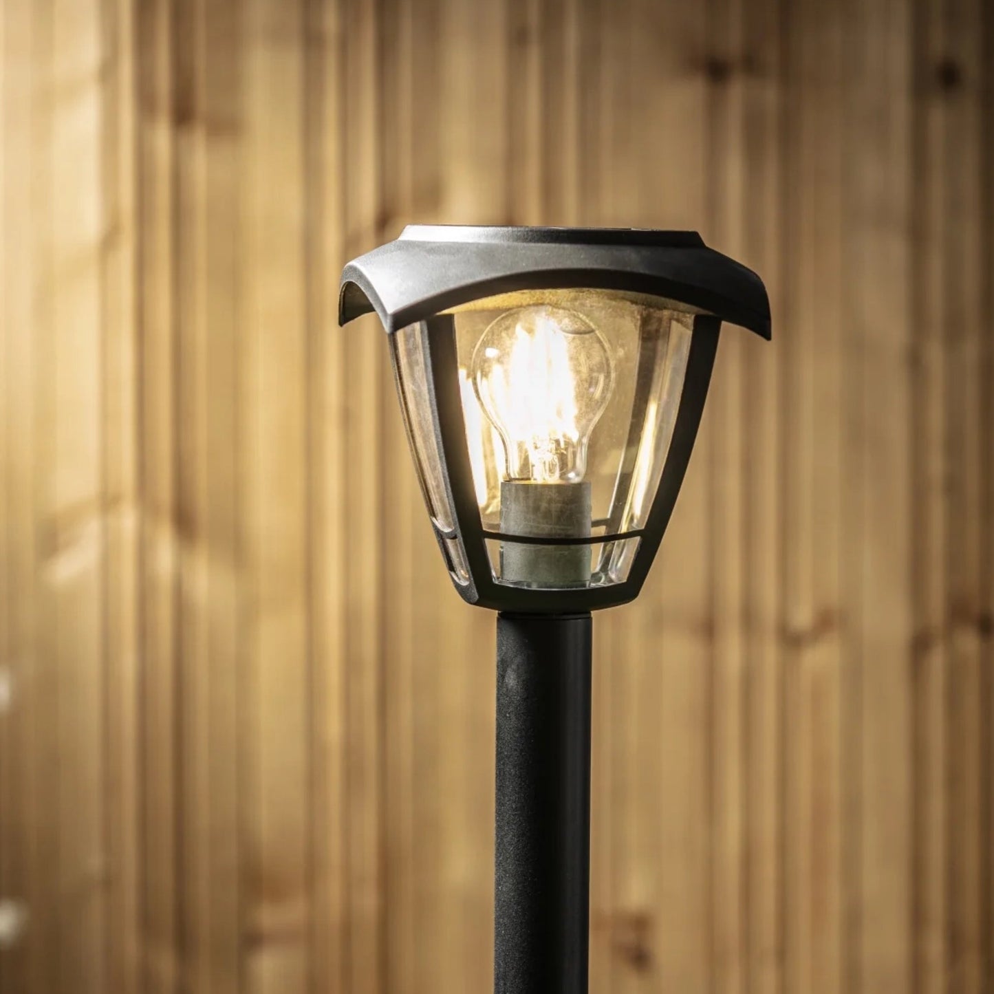Our Lara black solar outdoor post light would look perfect in a modern or more traditional home design. Outside post lights can provide atmospheric light in your garden, at the front door or on the terrace as well as a great security solution. It is designed for durability and longevity with its robust polycarbonate material producing a fully weatherproof and water resistant light.