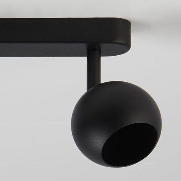 Nieve's elegant and stylish finish makes it the ideal addition to any room. It will look perfect in both traditional and modern environments. It has two adjustable heads so you can set the spot light according to your preferences. For longevity and durability, the lamp is constructed of aluminium that has been finished black