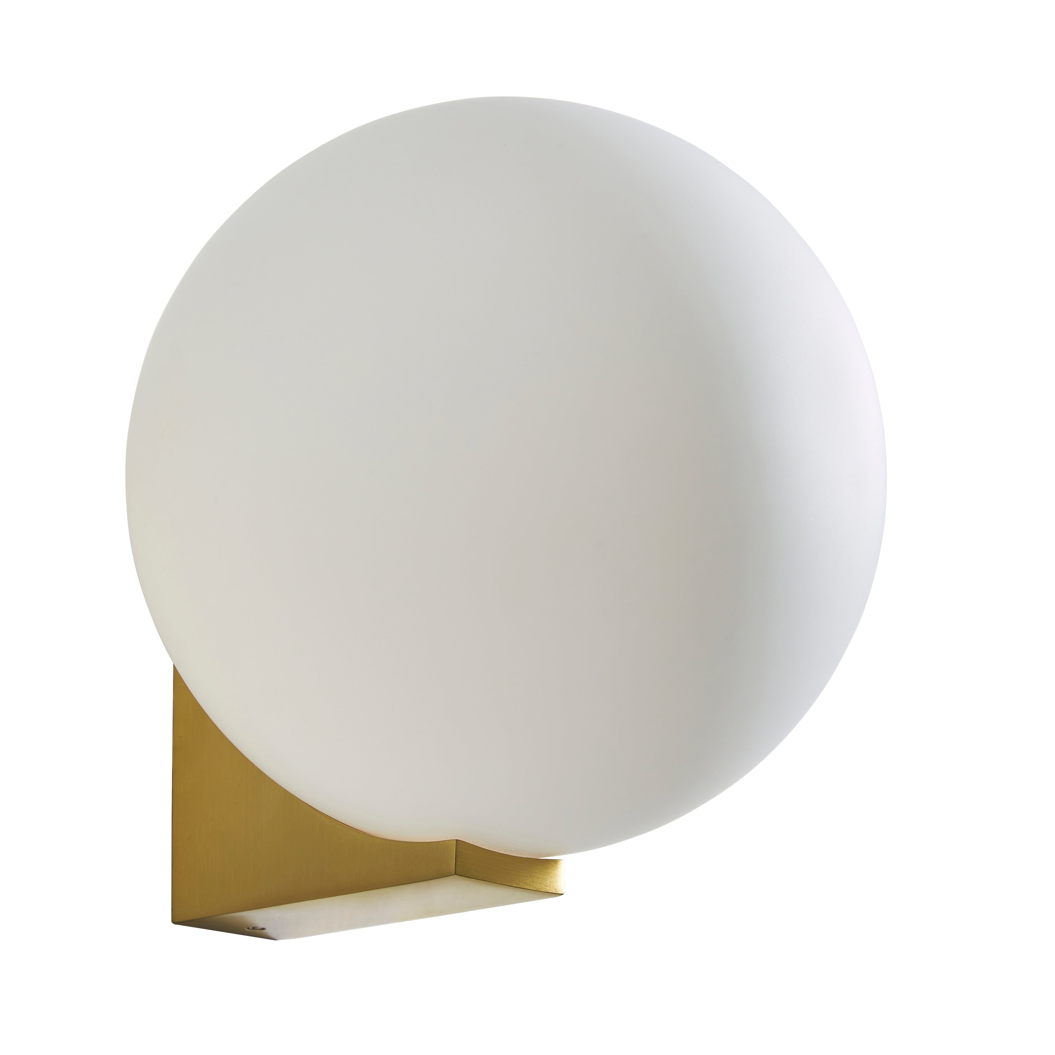 Our Jasper satin brass wall light with white opal glass diffuser adds a touch of opulence and luxury to the walls of your home. The modern light fitting would look perfect installed next to a mirror, on corridors or hallways, bedside and living rooms, this light also has IP44 protection making it suitable for all bathrooms. 