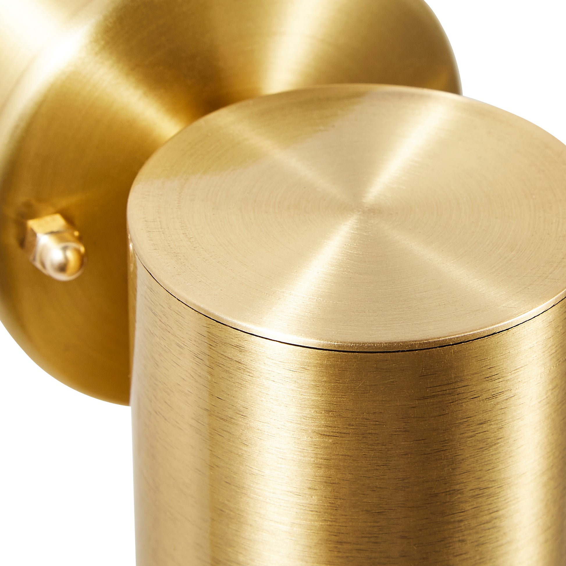 Our Noah brass outdoor wall mounted single cylinder outdoor light would look perfect in a modern or more traditional home design. Outside wall lights can provide atmospheric light in your garden, at the front door or on the terrace as well as a great security solution. It is designed for durability and longevity with its robust material producing a fully weatherproof and water-resistant light fitting. Use LED bulbs to make this light energy efficient and low cost to run.