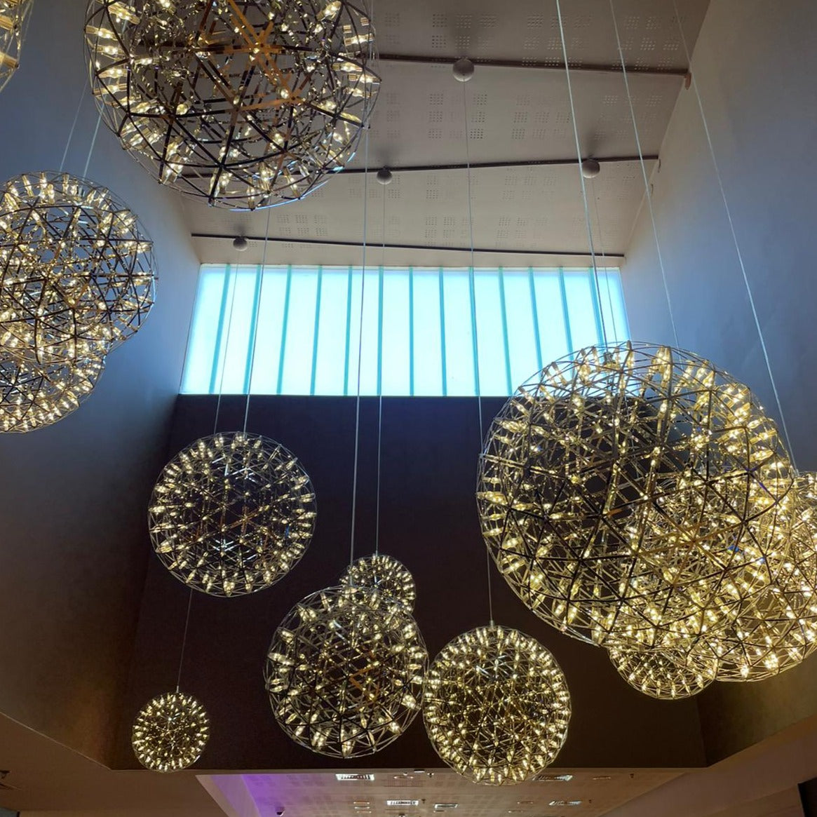 This LED starburst sparkle pendant light will create a talking point in any space and can be placed together with the other size starburst lights to create something truly spectacular