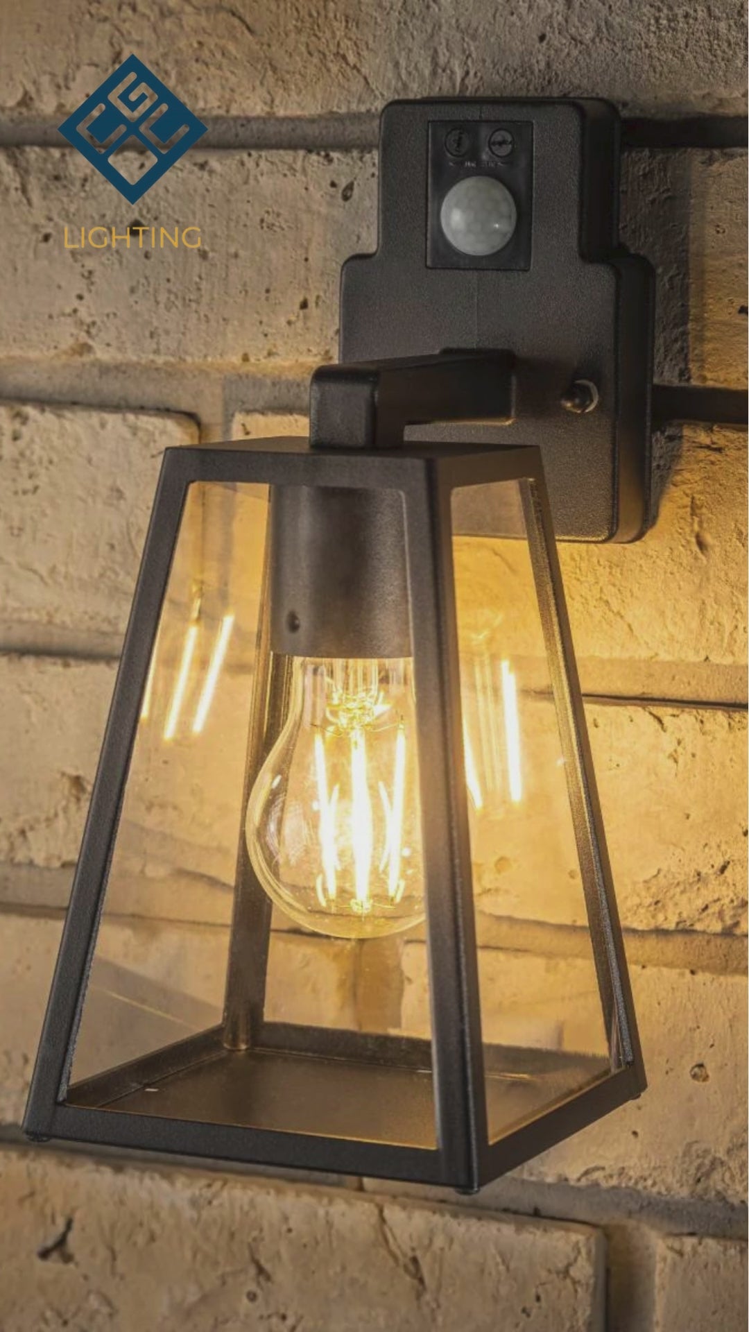 Load video: CGC CALLIE Black Outdoor Wall Light with PIR Motion Sensor