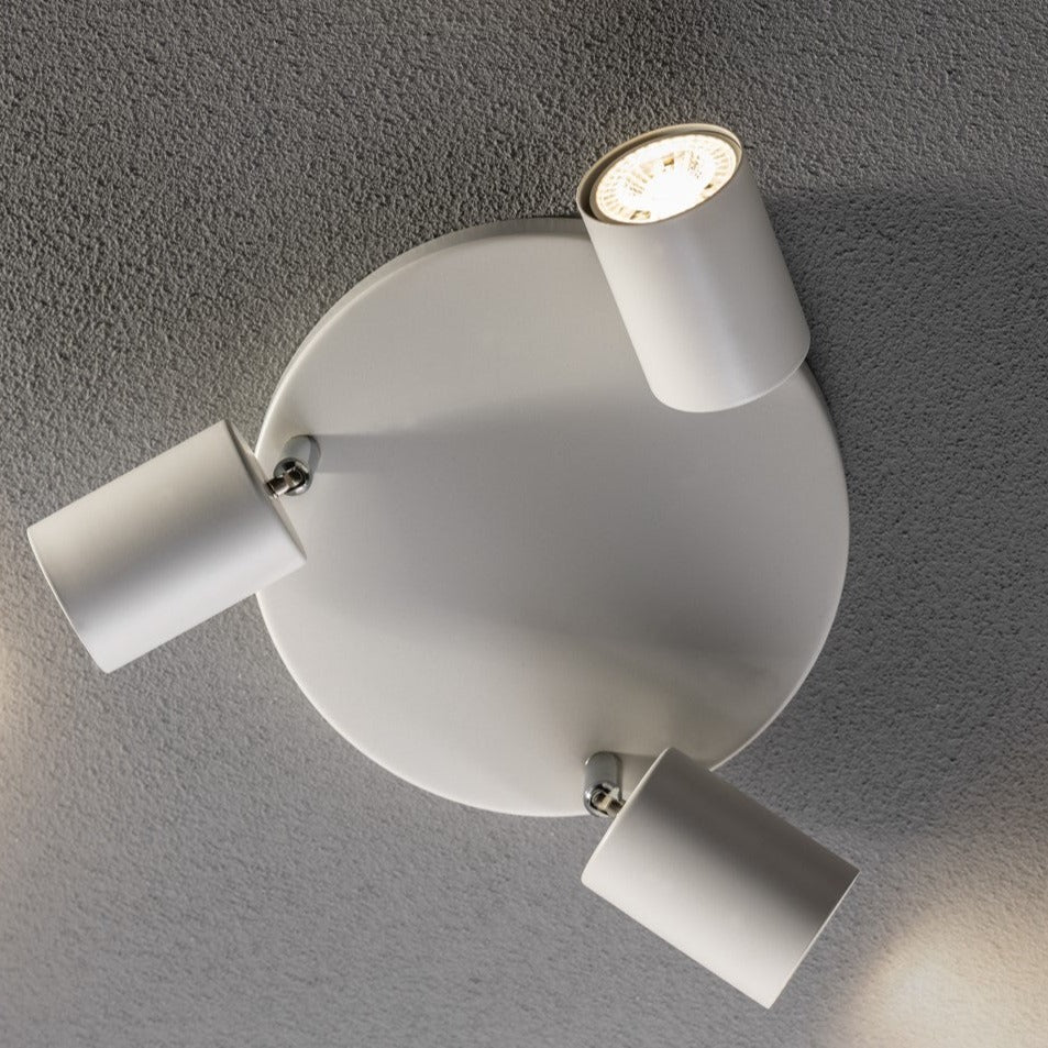 Light up your room with our Jack 3 Light Spotlight Plate, with 3 adjustable light heads allowing you to efficiently provide your space with personalised task lighting to resolve all your lighting needs. Finished in white, this retro inspired ceiling light adds a warm touch of colour to your room, creating the perfect accent lighting feature