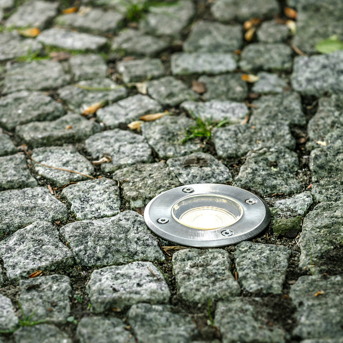 Our Nola inground lights are a modern way to enhance and illuminate an outside space, adding ambience to a garden as well as practicality at night. These lights are the perfect solution to illuminate paths, seating areas and steps which will achieve an impressive look in any space.