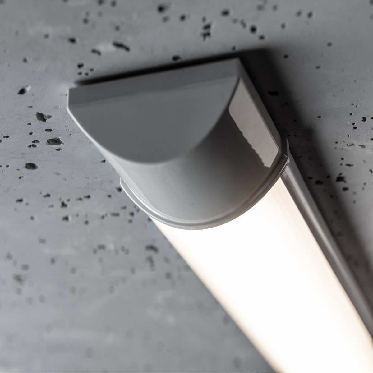 Choose the right product for your needs from our world class range of LED lighting battens. All of our batten lights focus on reliability and energy efficiency. Our LED battens are perfect for lighting garages, warehouses, and other large areas. The airtight fitting allows no dust to enter giving it extra longevity and avoids any dark patches. Modern slim profile with opal diffuser and natural white light output.