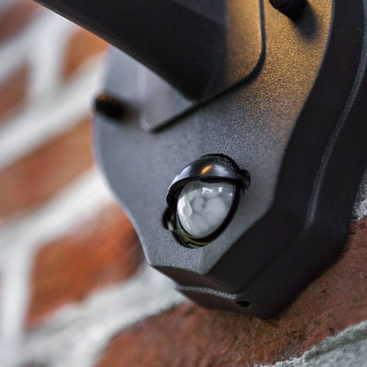 For extra peace of mind, choose our range of security lights as part of your garden lighting design in order to protect your home. With PIR sensor motion lights, our outdoor lights with bult in LED lights can switch on easily or be left on overnight to light up your home externally. Install at entrances or pathways for safety. 