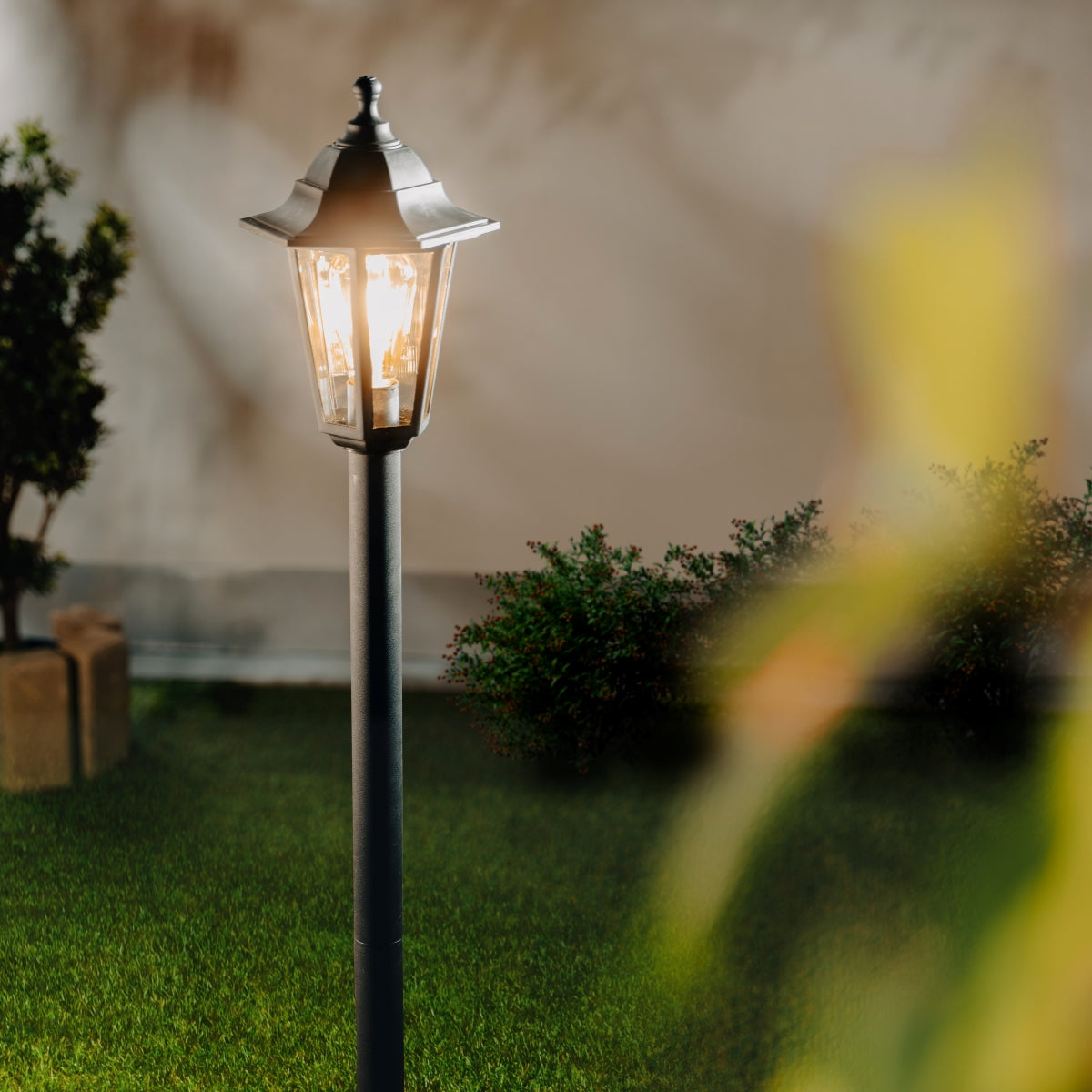Outdoor Lantern Post Lights
