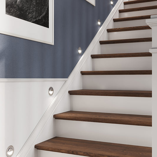 Casey is a small led light  that can be mounted on the wall or even the floor. Ideal for stair lighting. It is made of stainless steel and finished with an opal diffuser. It has an IP20 protection which means it is dustproof. Intended for indoor use.