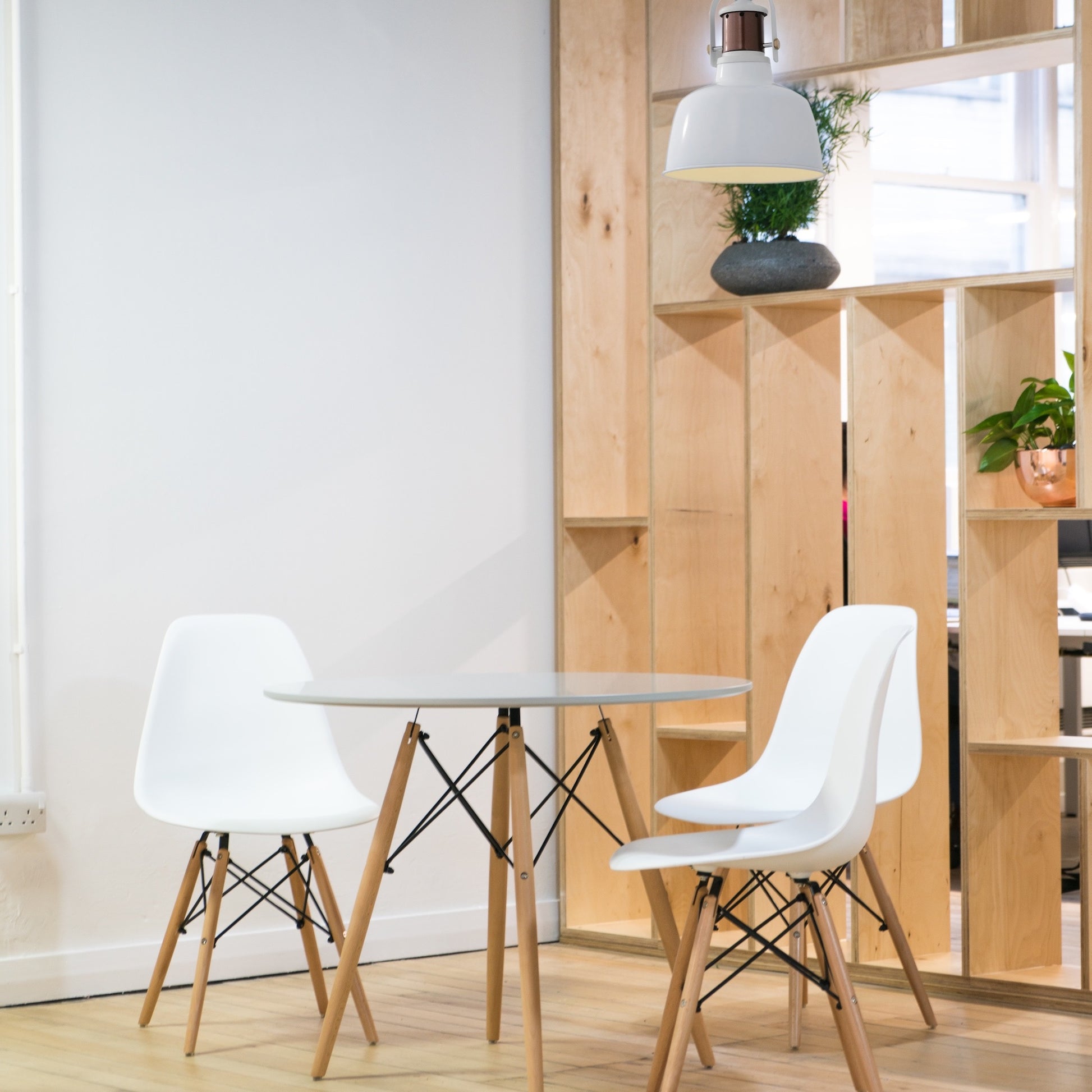 Our Marnie white adjustable dome ceiling pendant light is the perfect addition to any room to add a modern and industrial focal point. The industrial style of this light brings a bright and elegant aesthetic to your interior as the dome shape creates a modern and contemporary appearance. Would look great above a kitchen island or dining table. The height can be adjusted at the time of fitting.